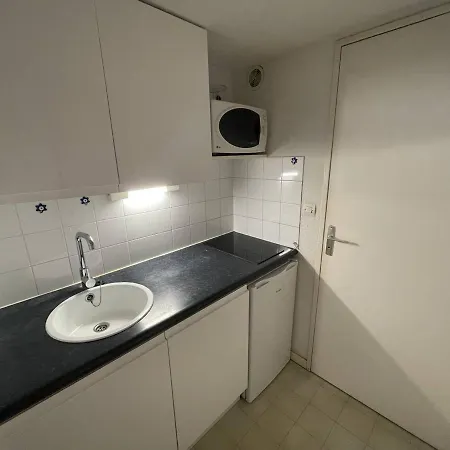 Calme A Agde, Proche Plage, Avec Terrasse Ombragee Et Parking Prive - Fr-1-723-101 Apartment *
